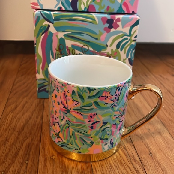 Lilly Pulitzer mug - Picture 2 of 4